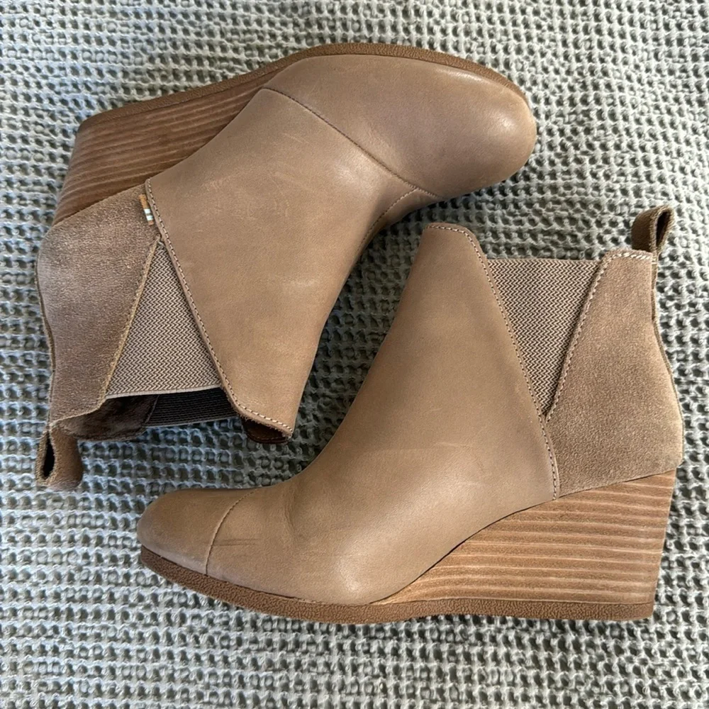 TOMS Women’s Kelsey Wedge Boots 7.5